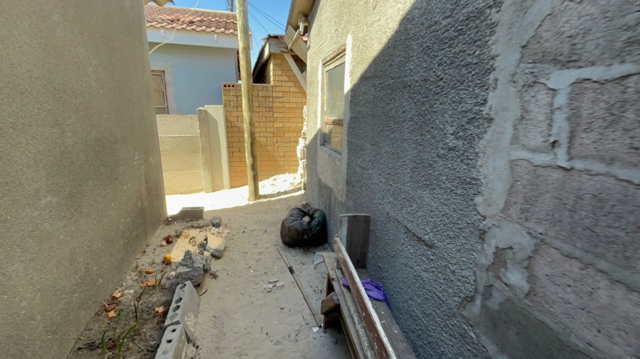 2 Bedroom Property for Sale in Nonqubela Western Cape